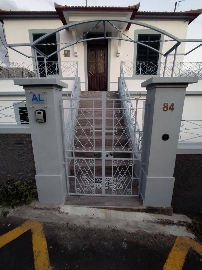 Bus Stop House 84 Funchal  Luaran gambar