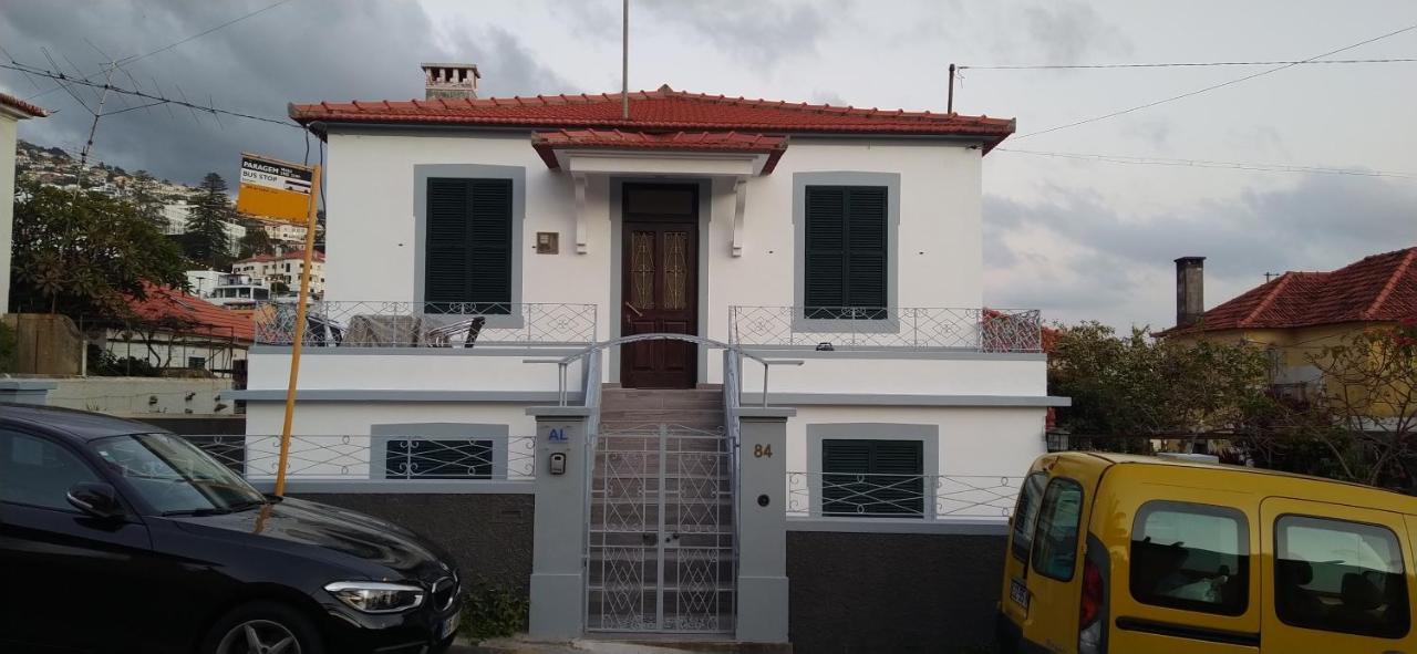 Bus Stop House 84 Funchal  Luaran gambar